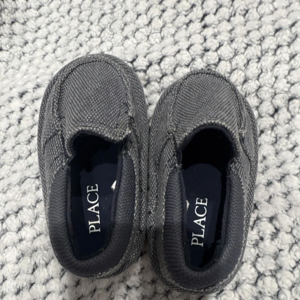 The Children's Place Gray Canvas Loafer Slip-On Shoes Size 5 Unisex Baby